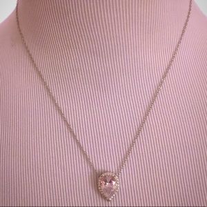 šBRAND NEWš Oval Shaped šDiamondš Necklace
